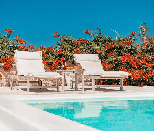 Agora Plain (Lisos) poolside lounge